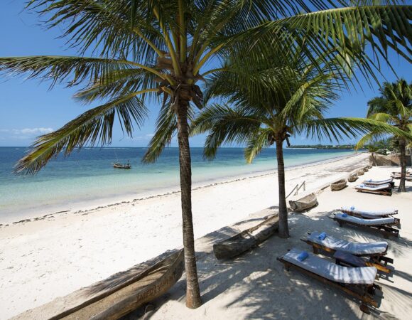 4 DAYS MALINDI & WATAMU OFFERS <br> <p style="color: #eb882f;">From KES. 42,000</p>